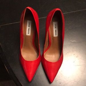 Steve Madden Red pumps